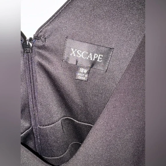 Xscape Women's Plus Size Snake-Print
Gown Beige Size 18W - Picture 5 of 7